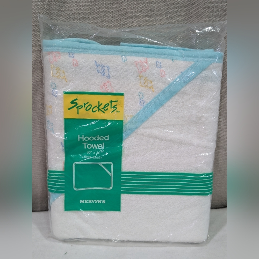 New Vintage Mervyn's Sprockets hooded towel baby unisex cutesy bear print